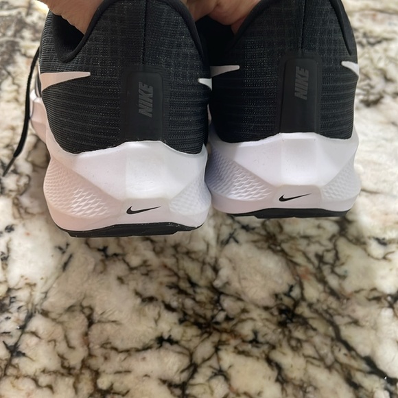 New Nike Air Zoom Pegasus black/white 10 1/2 - Picture 6 of 8